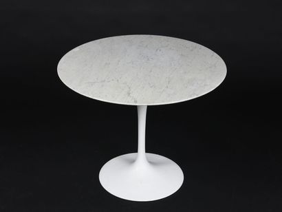 Eero SAARINEN (1910-1961)

Table de salle...
