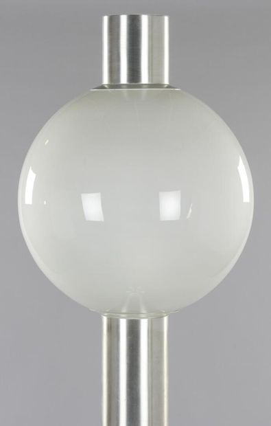Angelo BROTTO (1914 - 2002)

Lampadaire modèle...