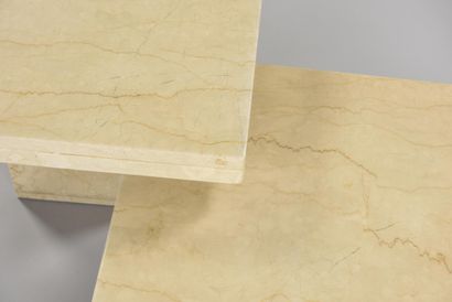 TRAVAIL ITALIEN 

Paire de tables gigognes...