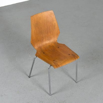 HORGEN GLARUS

Chaise à assise et dossier...