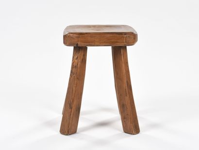 TRAVAIL BRUTALISTE

Tabouret quadripode à...