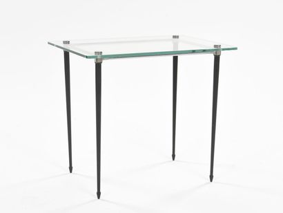 TRAVAIL 1960

Suite de trois tables gigognes...