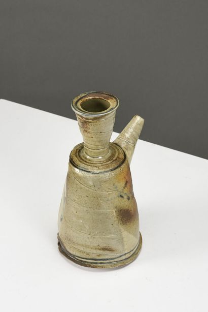 Roz HERRIN (XX-XXI ème), La Borne

Verseuse...