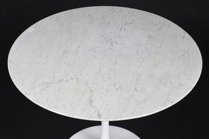 Eero SAARINEN (1910-1961)

Table de salle...