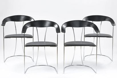 ARRBEN, ITALIA

Suite de quatre chaises modèle...