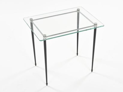 TRAVAIL 1960

Suite de trois tables gigognes...