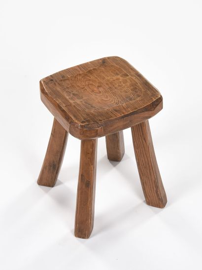 TRAVAIL BRUTALISTE

Tabouret quadripode à...