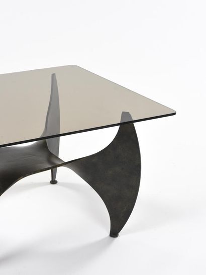 Dans l'esprit de COSTAS COULENTIANOS

Table...