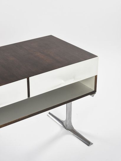 Raymond LOEWY (1893-1986)

Commode double...