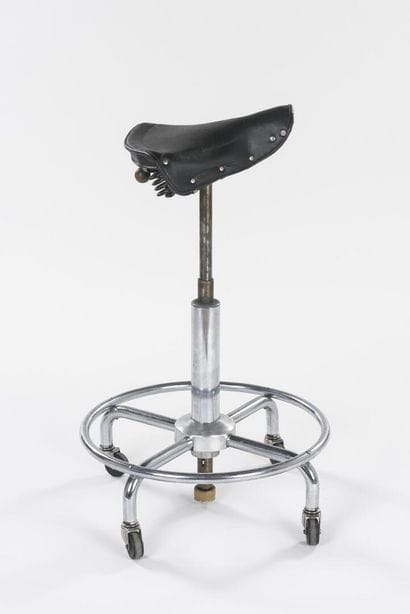 TRAVAIL 1960

Tabouret de travail à piétement...