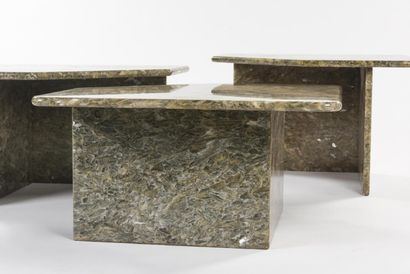 TRAVAIL ITALIEN 1970

Suite de trois tables...