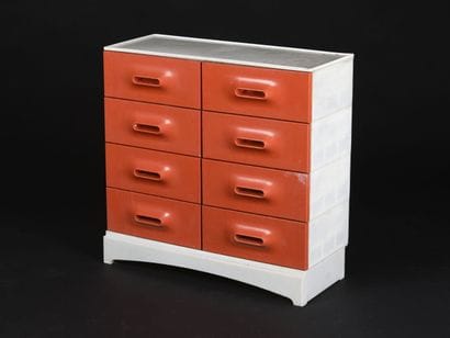 Marc HELD (Né en 1936)

Commode à huit tiroirs...