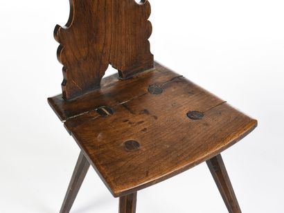 TRAVAIL SAVOYARD 

Suite de deux chaises...