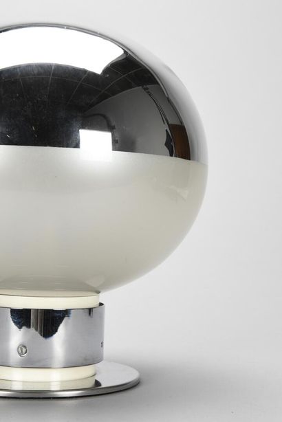 Ishii MOTOKO (née 1938)

Lampes de table...