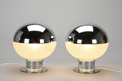 Ishii MOTOKO (née 1938)

Lampes de table...