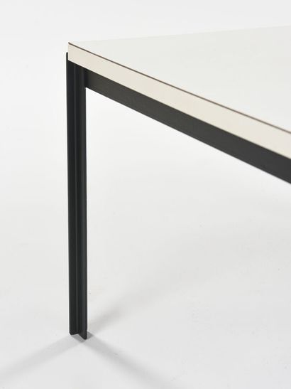 Florence KNOLL (1917 - 2019)

Table basse...