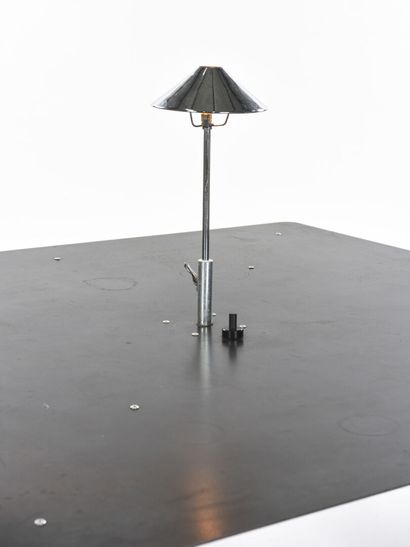 Carlo FORCOLINI (Né en 1947)

Table basse...
