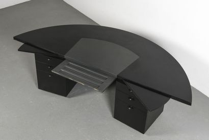 Andrée PUTMAN (1925-2013)

Important bureau...