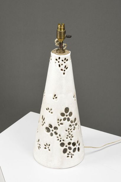 U MEYER

Pied de lampe de table de forme...