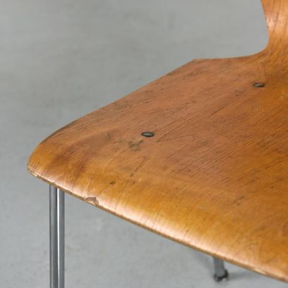 HORGEN GLARUS

Chaise à assise et dossier...