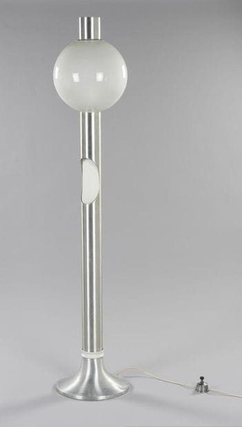 Angelo BROTTO (1914 - 2002)

Lampadaire modèle...