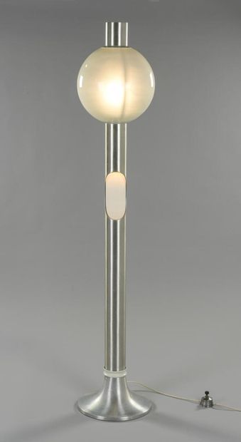 Angelo BROTTO (1914 - 2002)

Lampadaire modèle...