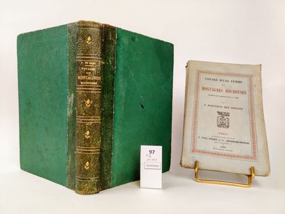 [Voyages][Amérique]. Un ensemble de 2 volumes (usures):

DE...