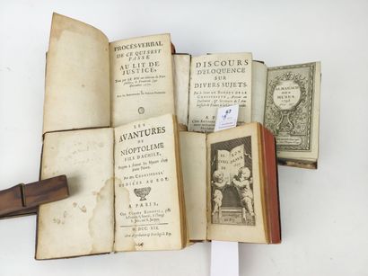 5 volumes reliés du XVIIe ou du XVIIIe siècle...
