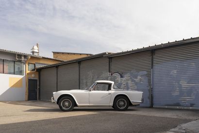 1962 - Triumph TR4 



Titre de circulation...