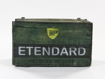 ETENDARD 

Grande malle en bois pour bidons...