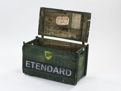 ETENDARD 

Grande malle en bois pour bidons...