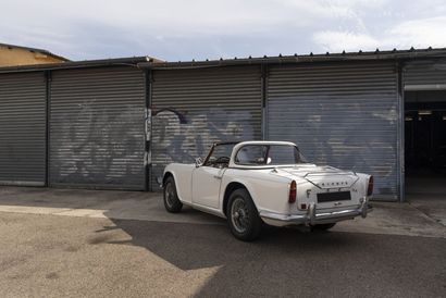 1962 - Triumph TR4 



Titre de circulation...