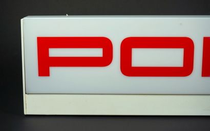 PORSCHE 

Enseigne lumineuse de la marque...