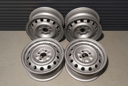 ALFA

Jantes en tole pour Alfa Romeo Alfetta...