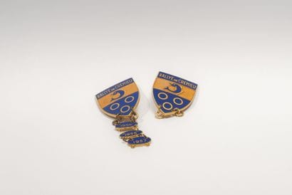 Lot comprenant rallye de Crémieu (2 broches...