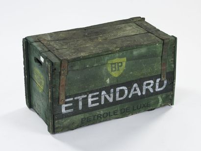 ETENDARD 

Grande malle en bois pour bidons...