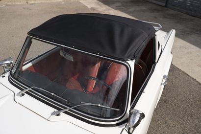 1962 - Triumph TR4 



Titre de circulation...