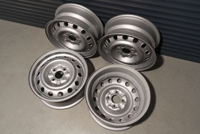 ALFA

Jantes en tole pour Alfa Romeo Alfetta...