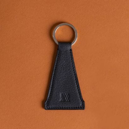 MILEAGE

Porte-clés en cuir noir Alfa Roméo...