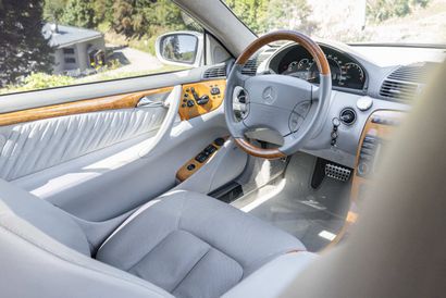 2003 - Mercedes-Benz CL 600 V12 Biturbo



Titre...