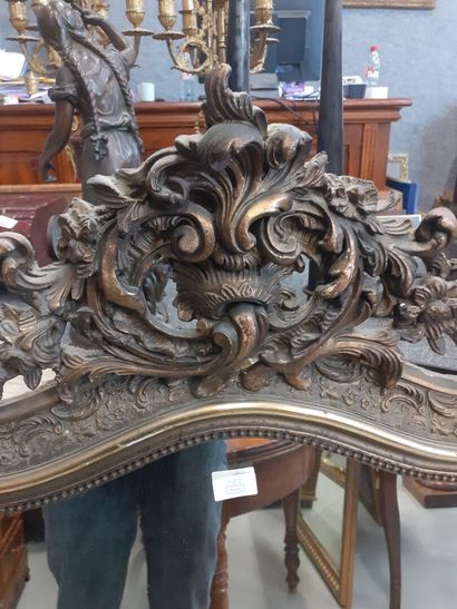 Miroir en stuc doré Napoléon III
130 x 84...