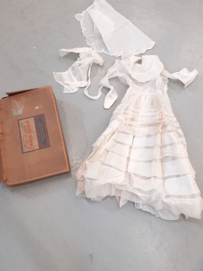 Robe de communion joint dentelle et collerette...