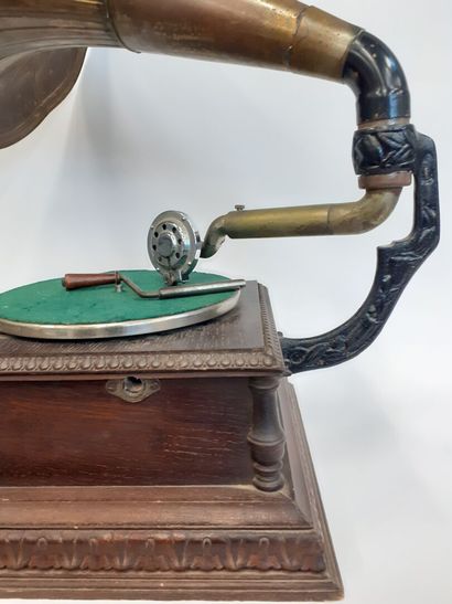 Grammophone avec pavillon
Fonctionne, avec...