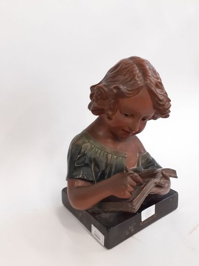 L'écriture 
Sujet en plâtre polychrome 
H...