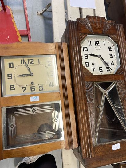 Deux carillons en bois 