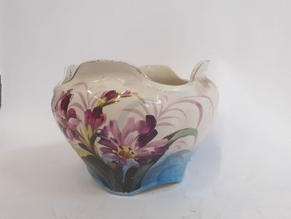 Cache pot en barbotine
H : 19 cm 
