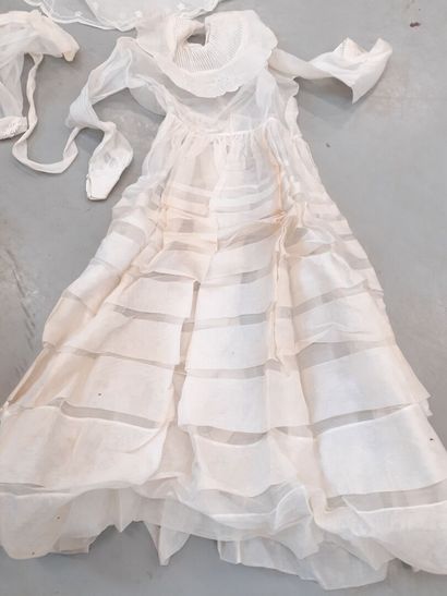 Robe de communion joint dentelle et collerette...