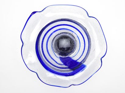 TRAVAIL VENITIEN
Coupe dentelle sur piédouche...