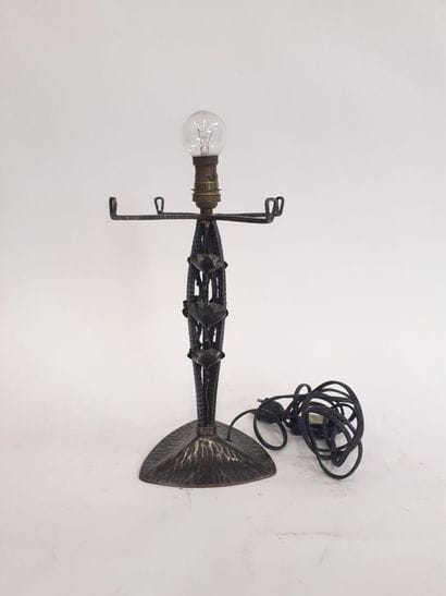 Pied de lampe en fer forgé
H : 28 cm