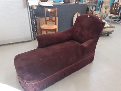 Médidienne en velours
H : 90 cm L : 136 cm...